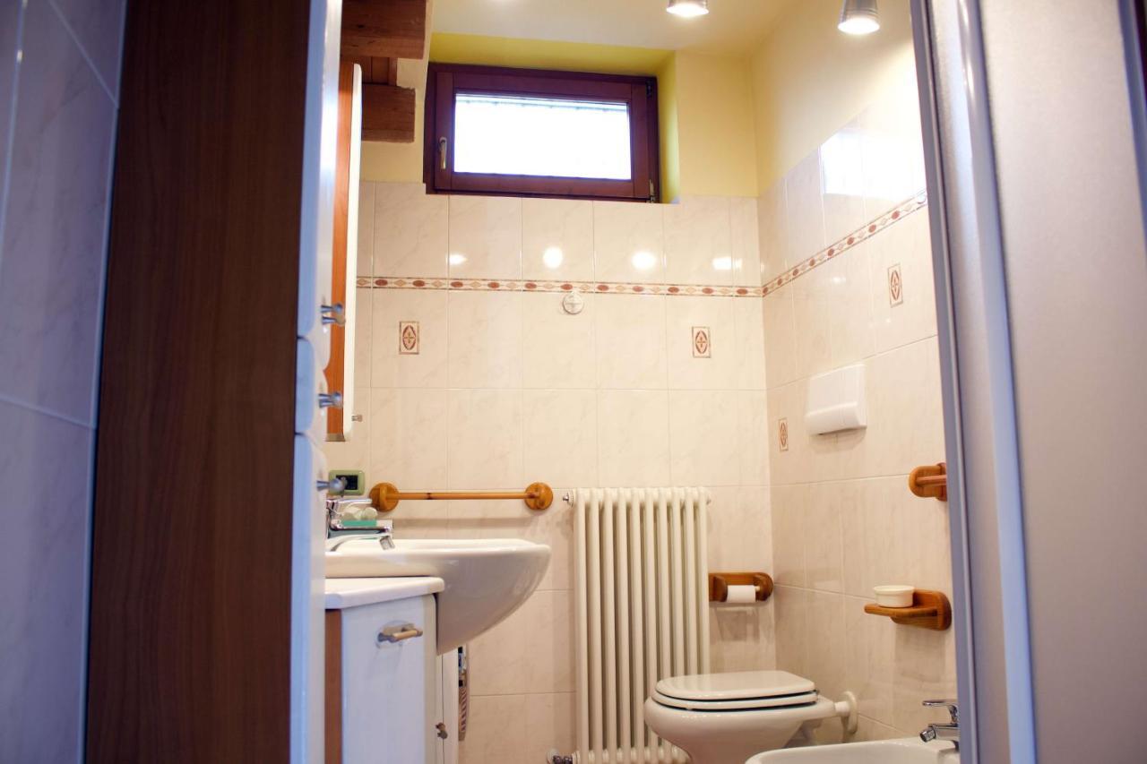 La Casa Sul Sasso In Town Serviced Accommodations Dervio Exteriör bild