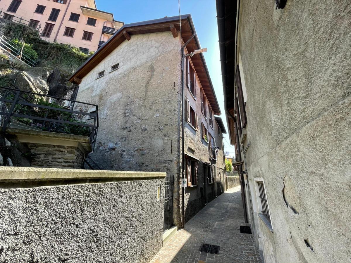 La Casa Sul Sasso In Town Serviced Accommodations Dervio Exteriör bild
