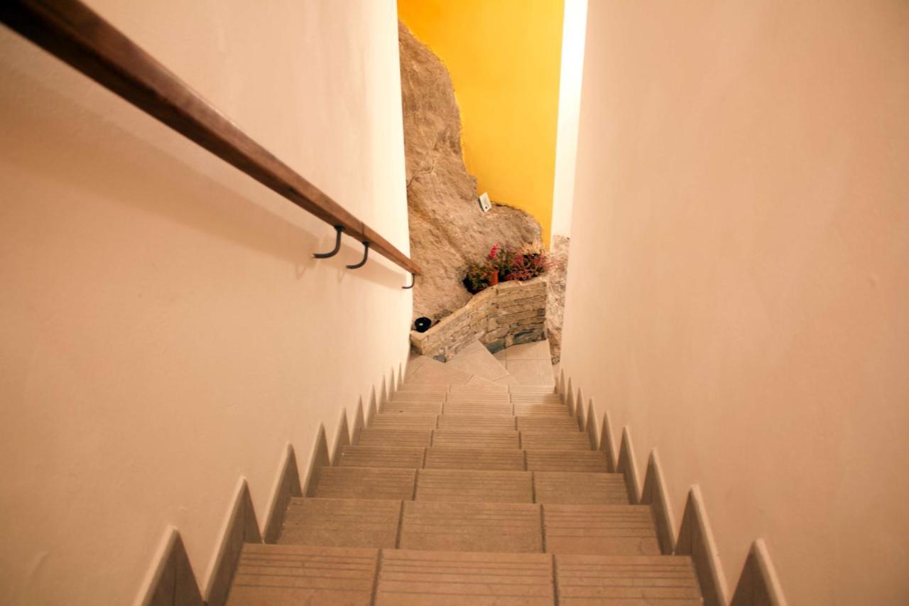 La Casa Sul Sasso In Town Serviced Accommodations Dervio Exteriör bild