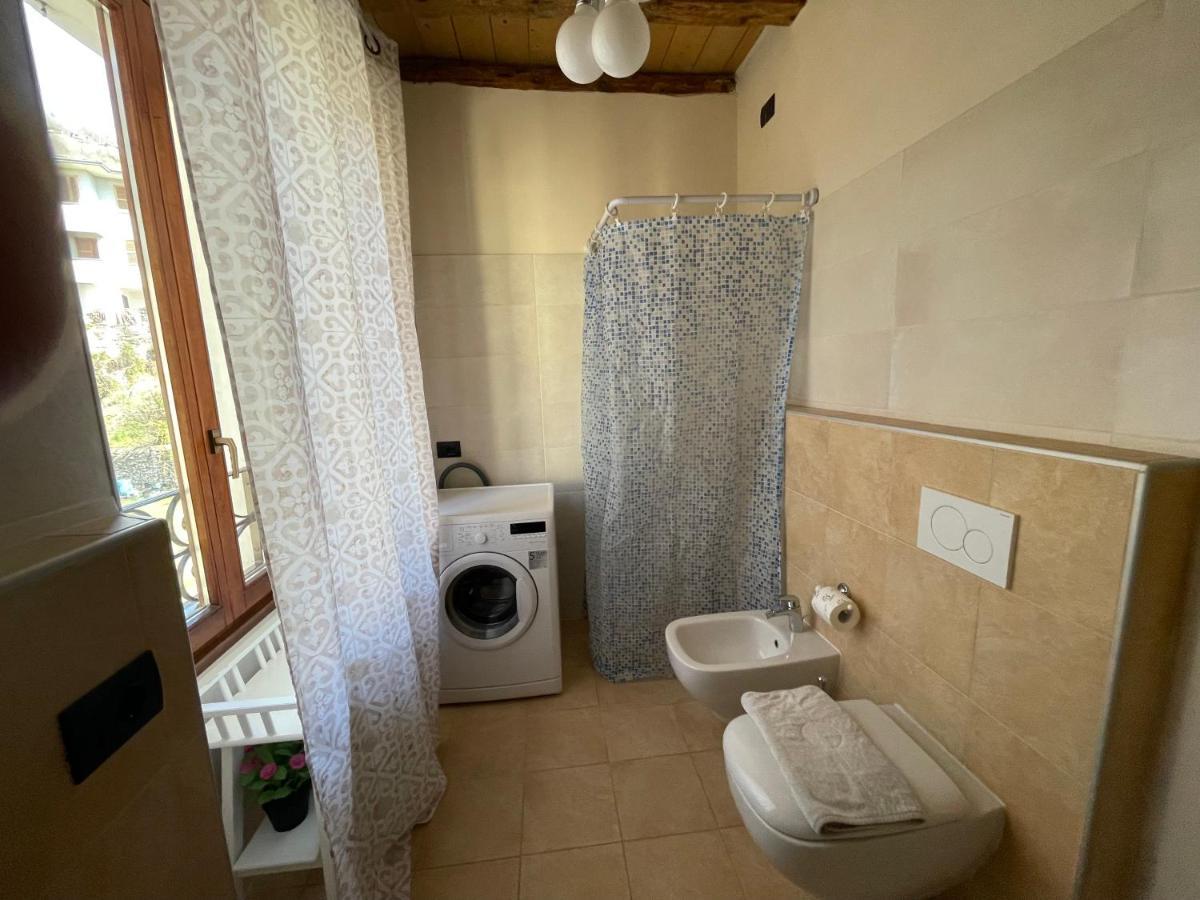 La Casa Sul Sasso In Town Serviced Accommodations Dervio Exteriör bild