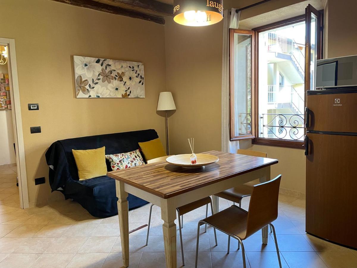 La Casa Sul Sasso In Town Serviced Accommodations Dervio Exteriör bild
