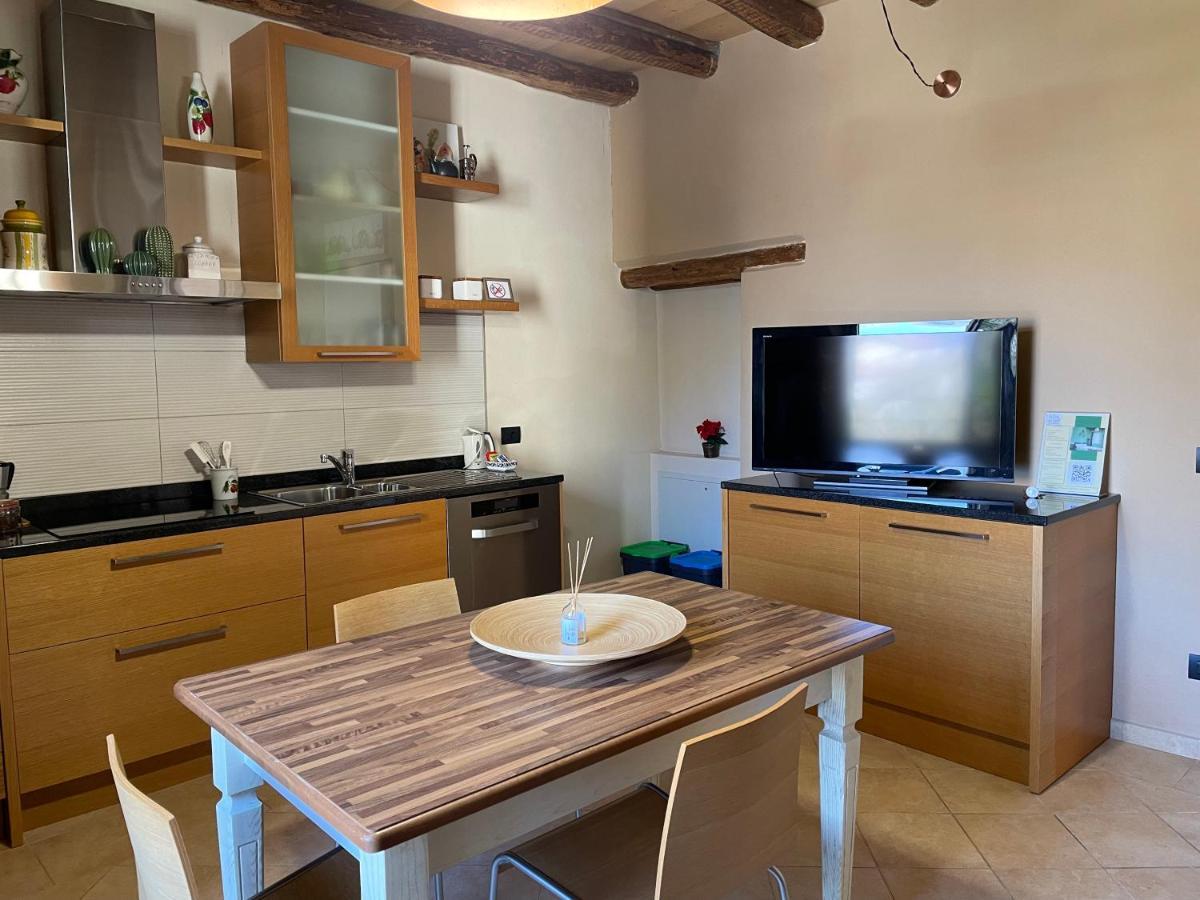 La Casa Sul Sasso In Town Serviced Accommodations Dervio Exteriör bild
