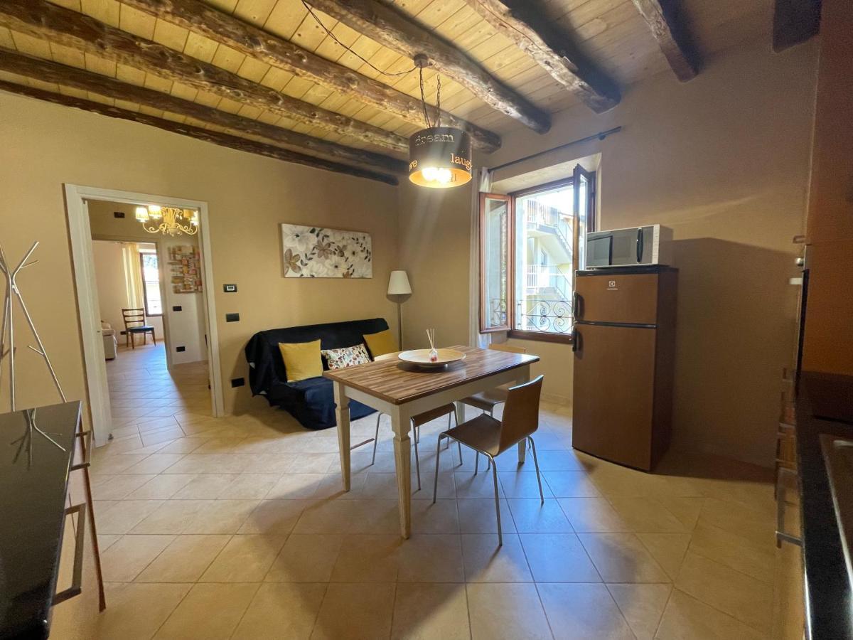 La Casa Sul Sasso In Town Serviced Accommodations Dervio Exteriör bild