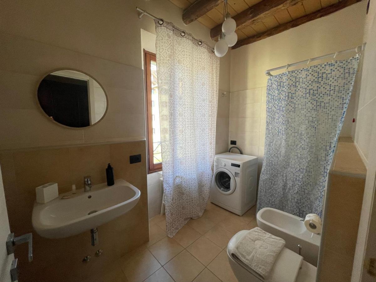 La Casa Sul Sasso In Town Serviced Accommodations Dervio Exteriör bild
